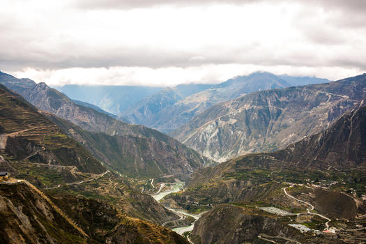 四川汶川地区险峻的山脉图片素材免费下载