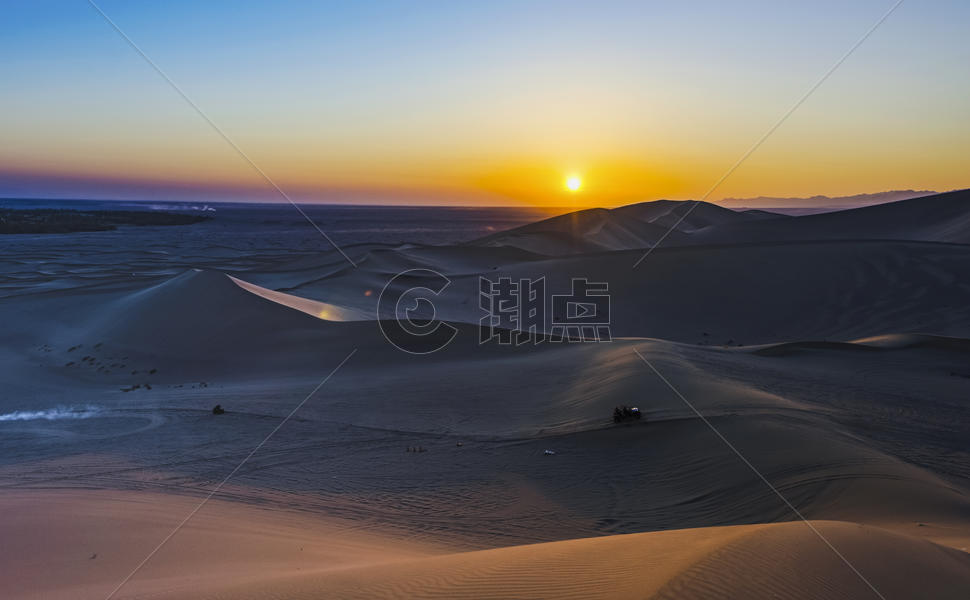 沙漠之海的一缕晨光图片素材免费下载
