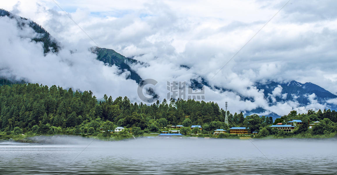 湖面雾气图片素材免费下载