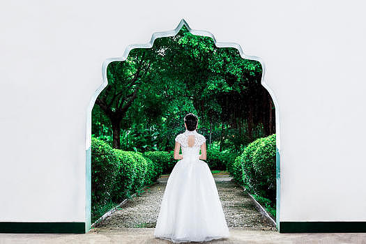 中国风新娘婚纱背影图片素材免费下载
