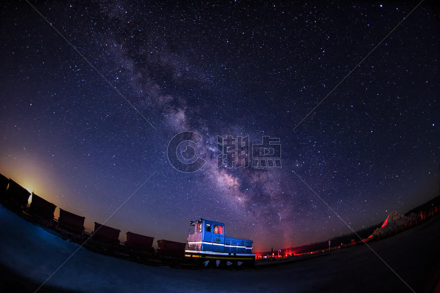茶卡盐湖的星空图片素材免费下载
