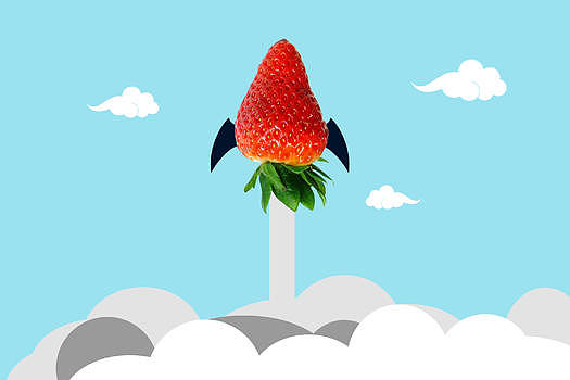 草莓火箭图片素材免费下载