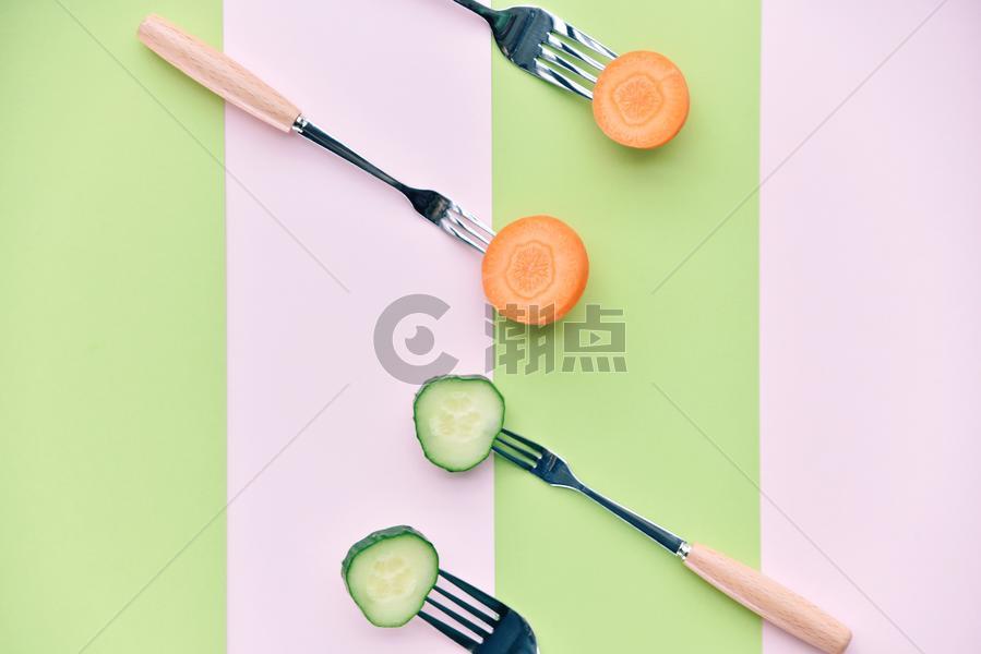 叉子上的蔬菜图片素材免费下载