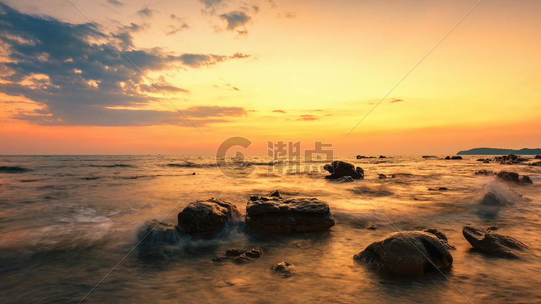 夕阳下的大海图片素材免费下载