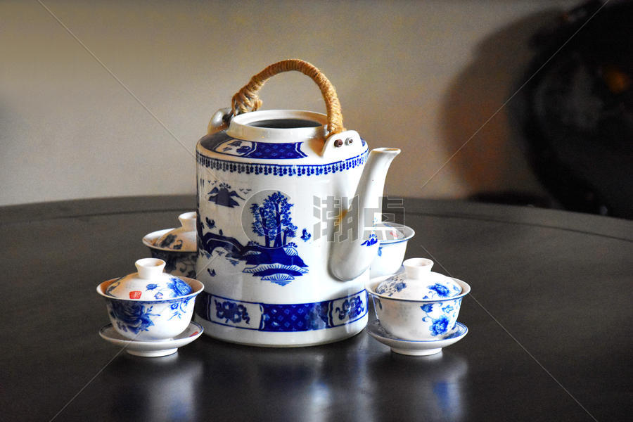 青花瓷茶具图片素材免费下载