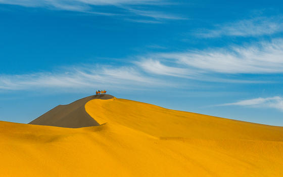 金色的沙漠图片素材免费下载