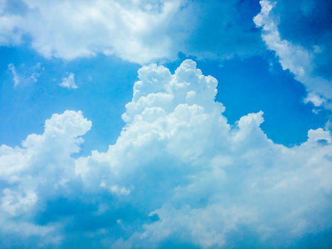 夏季午后厚重的白云图片素材免费下载