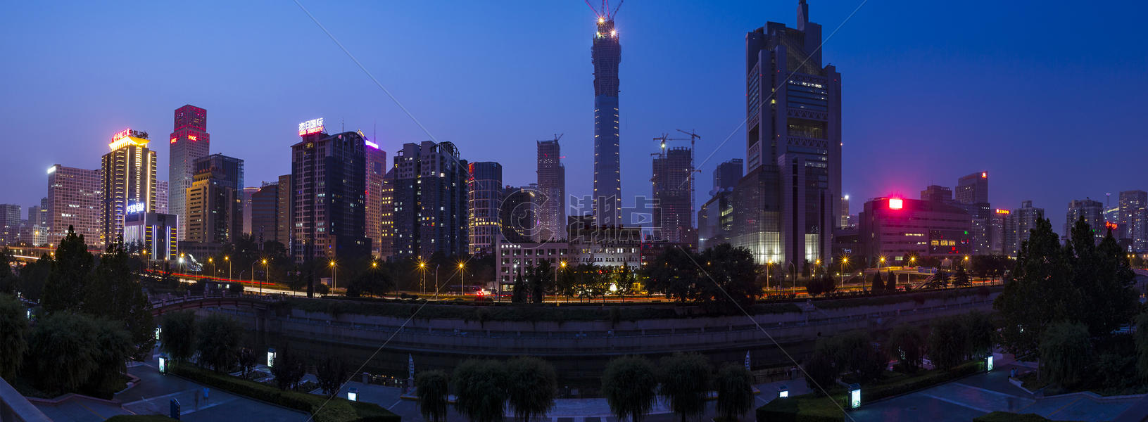 广角的北京CBD夜市图片素材免费下载