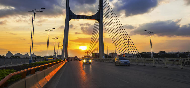 夕阳下的桂林南洲大桥图片素材免费下载