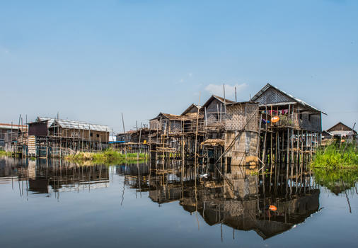 缅甸水上木屋图片素材免费下载