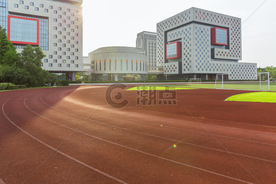 上海视觉艺术学院操场跑道图片素材免费下载