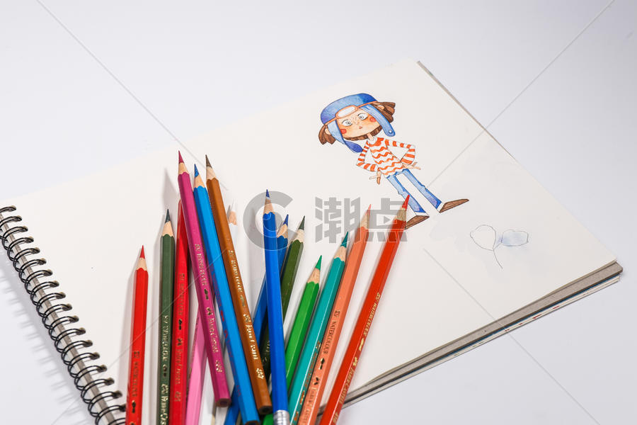 画笔与绘画本创意组合图片素材免费下载