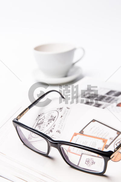 眼镜书籍与咖啡图片素材免费下载