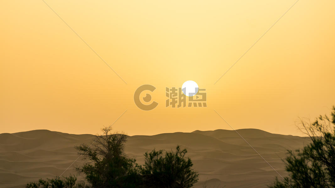 沙尘暴下的塔克拉玛干大沙漠图片素材免费下载