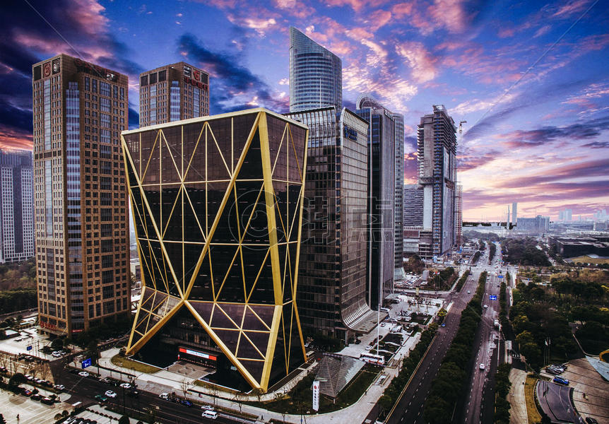 城市中的高楼建筑图片素材免费下载