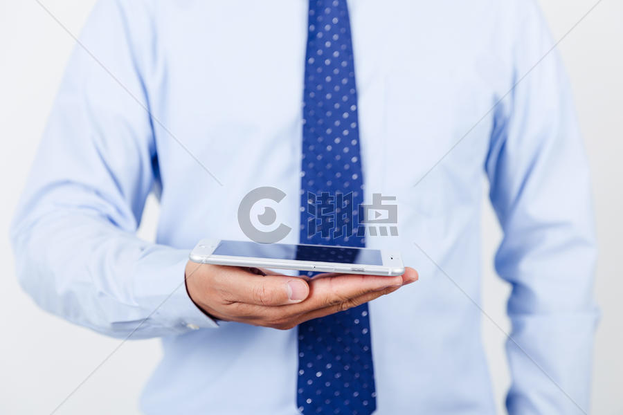 商务职业男性手持手机图片素材免费下载