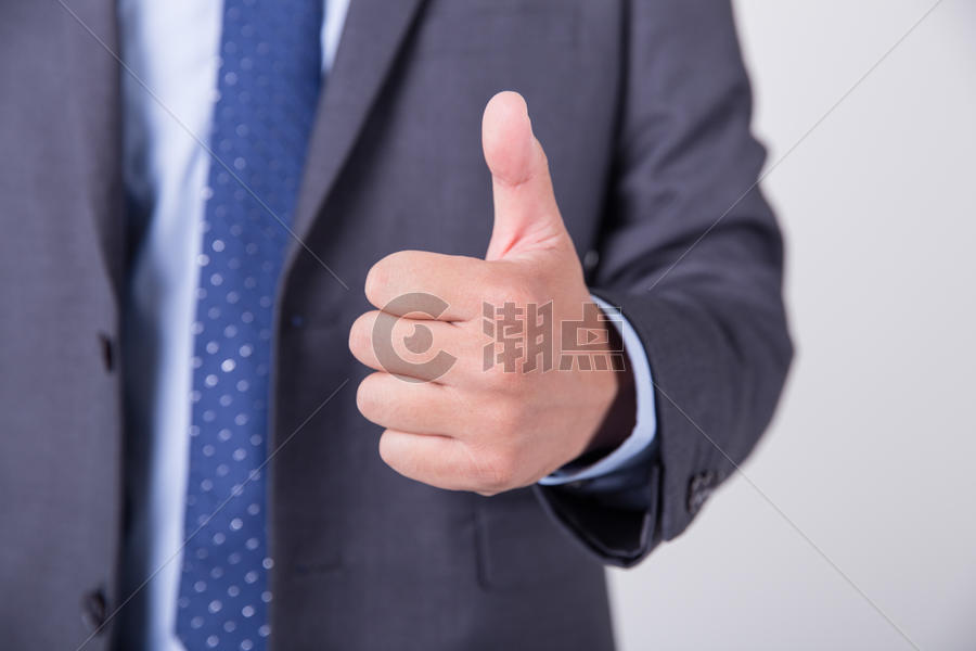 商务男士竖起大拇指手部特写图片素材免费下载
