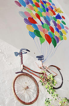 创意单车彩绘气球图片素材免费下载