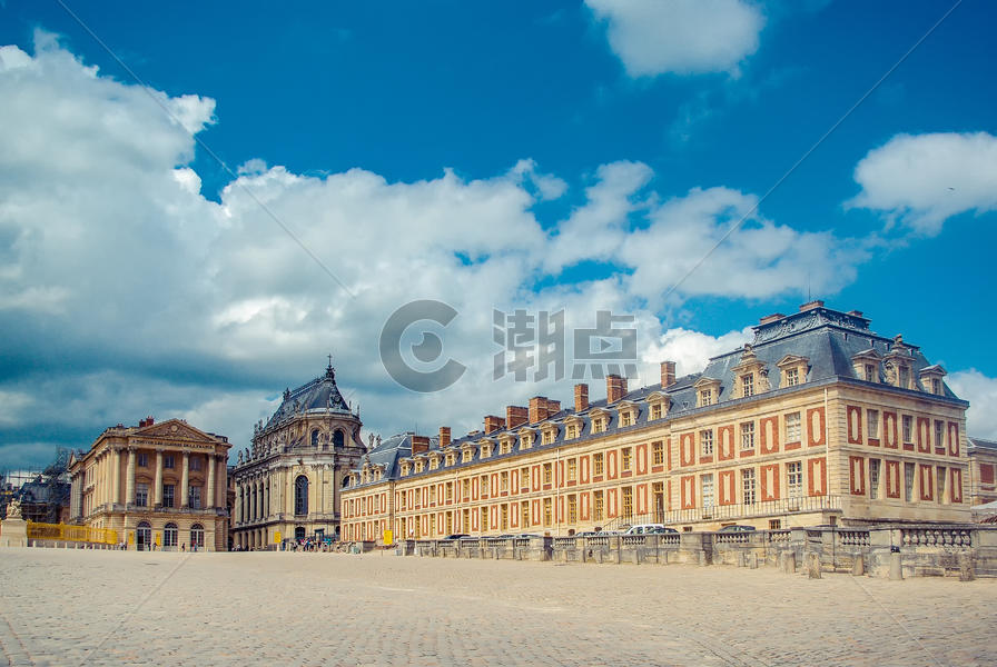 蓝天白云下的法国凡尔赛宫图片素材免费下载