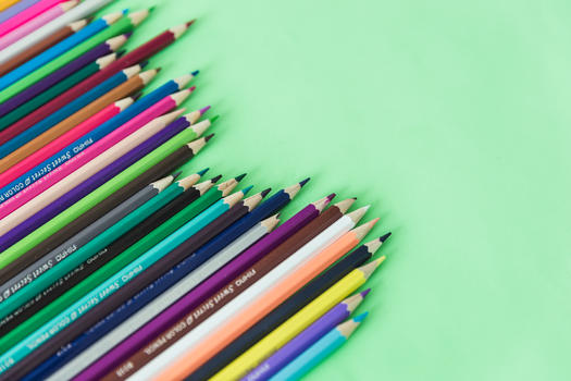 教育知识彩色铅笔排列图片素材免费下载
