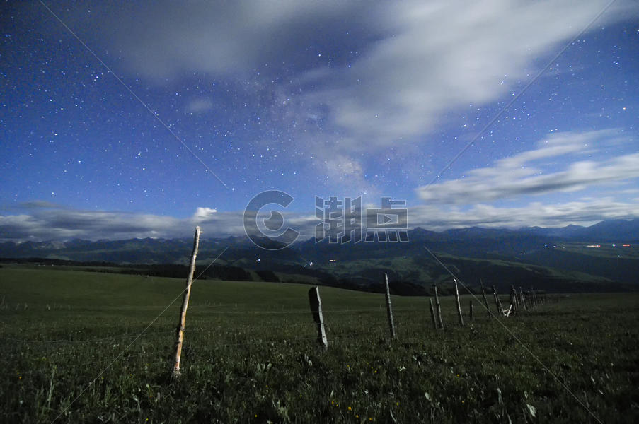 新疆喀拉峻草原夜色动态云星空图片素材免费下载