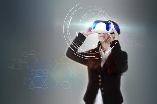 女性VR眼镜科技视觉体验图片素材免费下载