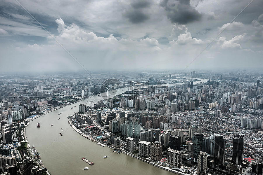 航拍的高度看到的上海的高楼林立图片素材免费下载