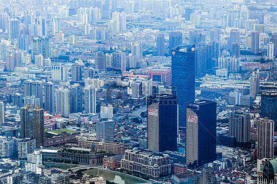 航拍视角的高楼林立的上海图片素材免费下载