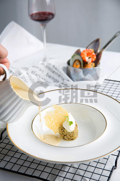 白色背景的法国大餐图片素材免费下载