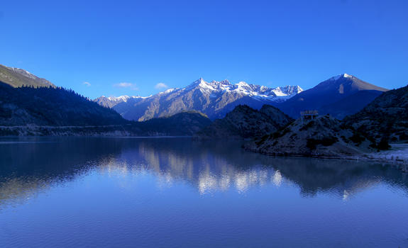 雪山湖泊图片素材免费下载