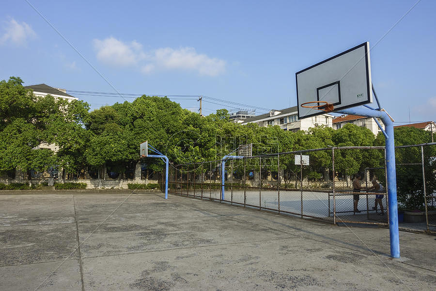 学校篮球场图片素材免费下载