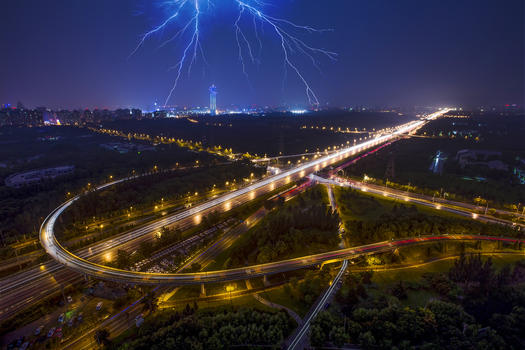  雷电下的夜景城市图片素材免费下载