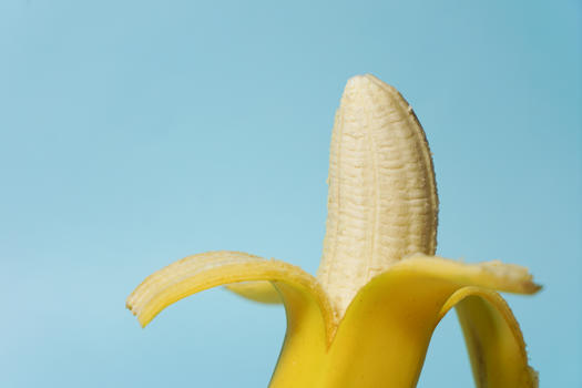 剥开的香蕉图片素材免费下载