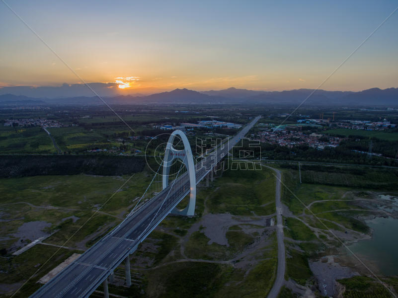 夕阳下的北京密云云蒙大桥图片素材免费下载