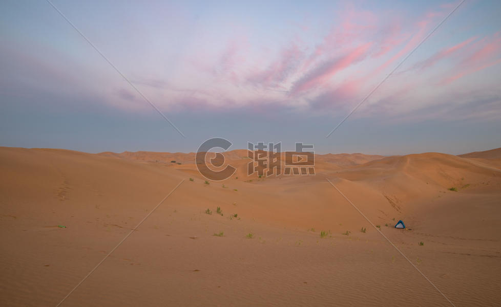 沙漠中露营图片素材免费下载