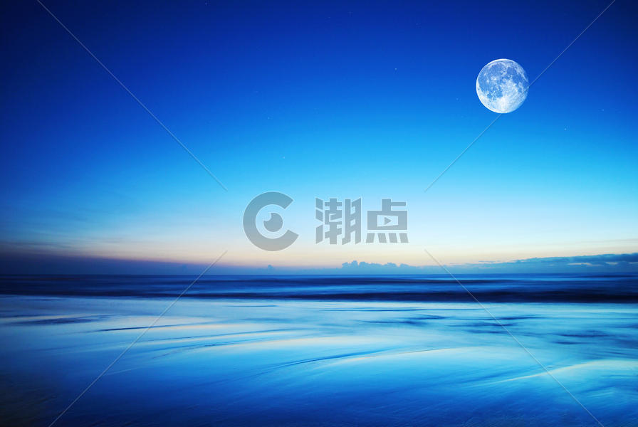海边宁静的明月图片素材免费下载
