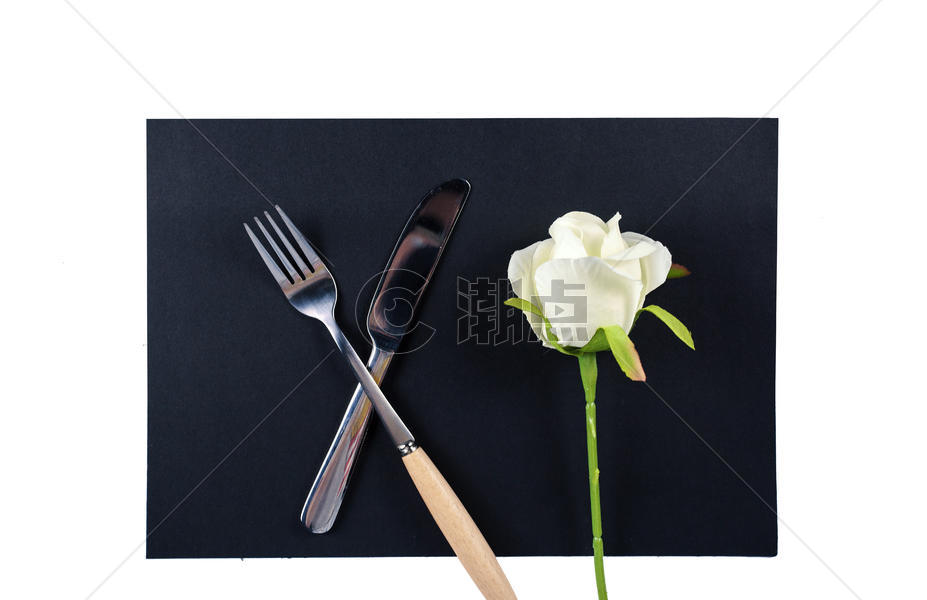 餐具与玫瑰图片素材免费下载