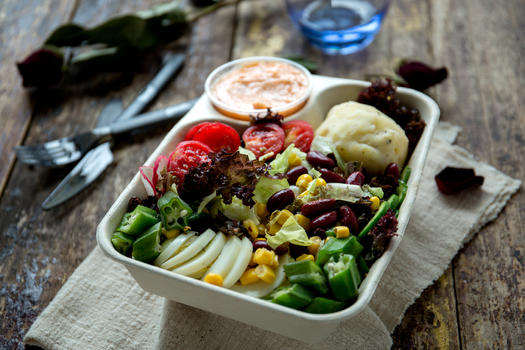 健康瘦身的蔬菜素食沙拉图片素材免费下载