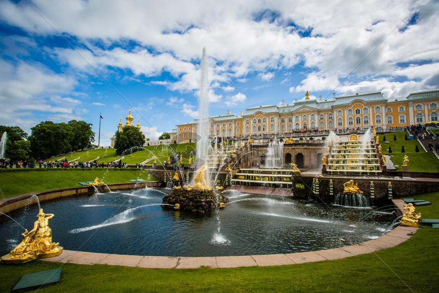 俄罗斯夏宫喷泉图片素材免费下载