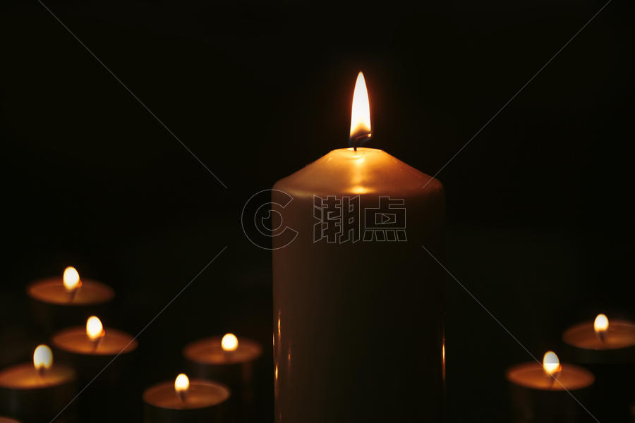 祈福祈祷的蜡烛图片素材免费下载