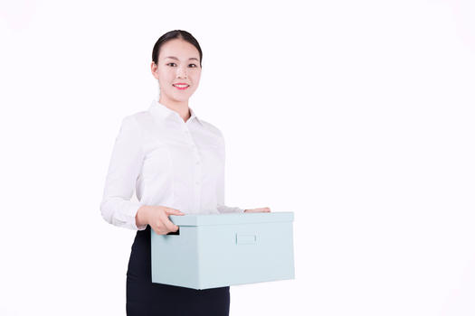 抱着纸箱箱子的女性职员图片素材免费下载
