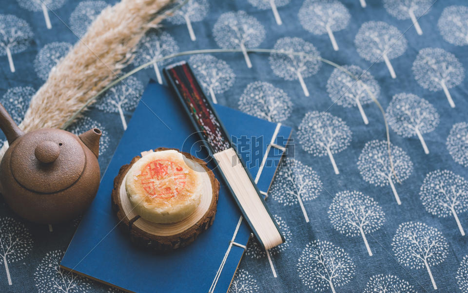 中秋传统美食老月饼图片素材免费下载