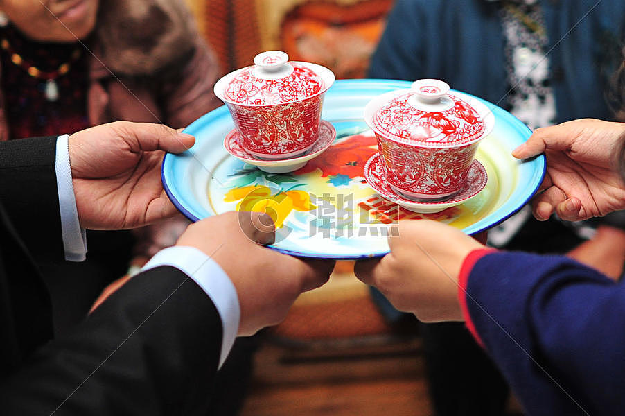 婚礼上敬茶公婆摄影图4256*2832图片素材免费下载-编号680635-潮点视频