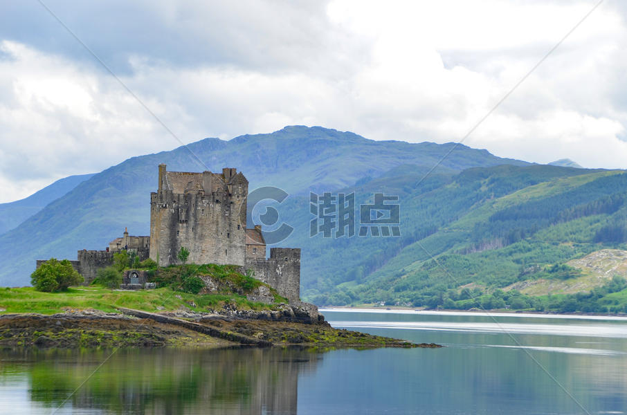 湖中城堡图片素材免费下载