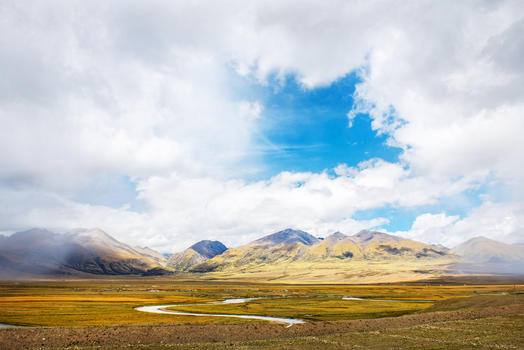 风起云涌的西藏山脉图片素材免费下载