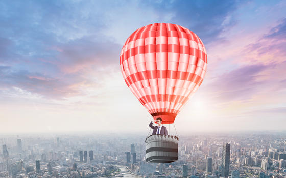 承载热气球上升瞭望城市商务男士图片素材免费下载