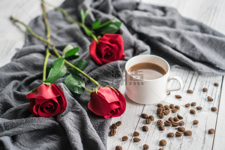 玫瑰花与咖啡图片素材免费下载