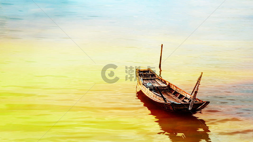 夕阳余晖下的渔船图片素材免费下载