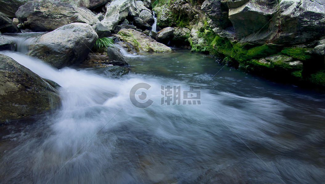 小溪流水背景图片图片素材免费下载