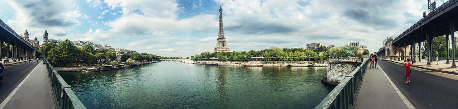 手机拍摄夏天旅游季巴黎埃菲尔铁塔及塞纳河全景图片素材免费下载